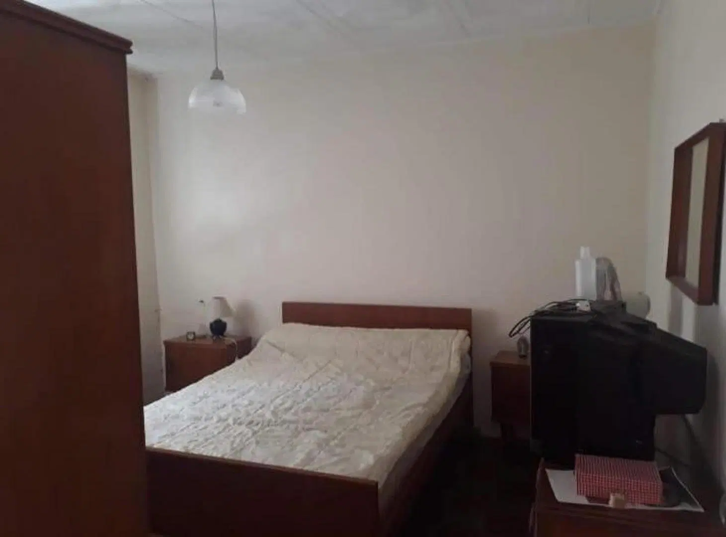 Casa en venta - 2 Dormitorios 1 Baño - Cochera - 335Mts2 - Bragado 4