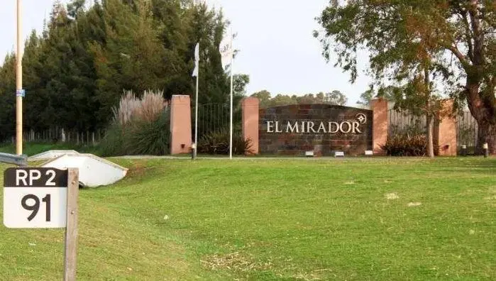 Terreno en venta - 1.500mts2 - Club de Campo El Mirador, Coronel Brandsen 3