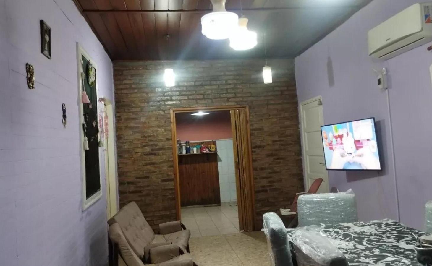 Casa en venta - 2 Dormitorios 2 Baños - 370Mts2 - Avellaneda