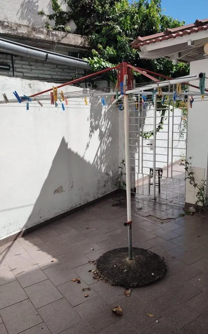 Casa en venta - 4 Dormitorios 3 Baños - Cocheras - 350Mts2 - Quilmes Oeste 4