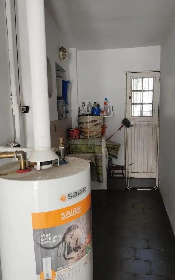 Casa en venta - 4 Dormitorios 3 Baños - Cocheras - 350Mts2 - Quilmes Oeste 5