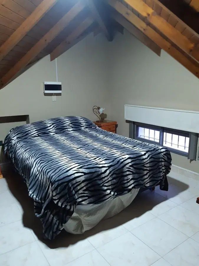 Casa en venta - 3 dormitorios 2 baños - jardin y patio - 182mts2 - Monte Grande 5