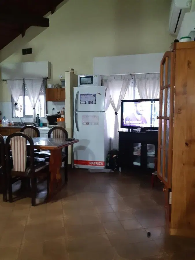 Casa en venta - 3 dormitorios 2 baños - jardin y patio - 182mts2 - Monte Grande 2
