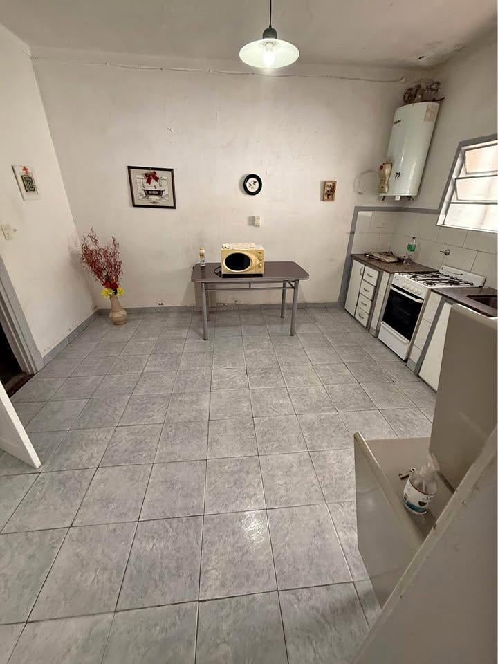 Foto de Casa en Venta - 2 Dormitorios 1 Baño - 200mts - Tandil, imagen 5