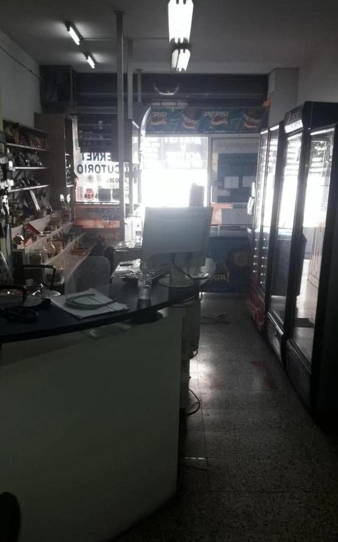 Foto de Local en venta - 2 baños - Balvanera, imagen 2