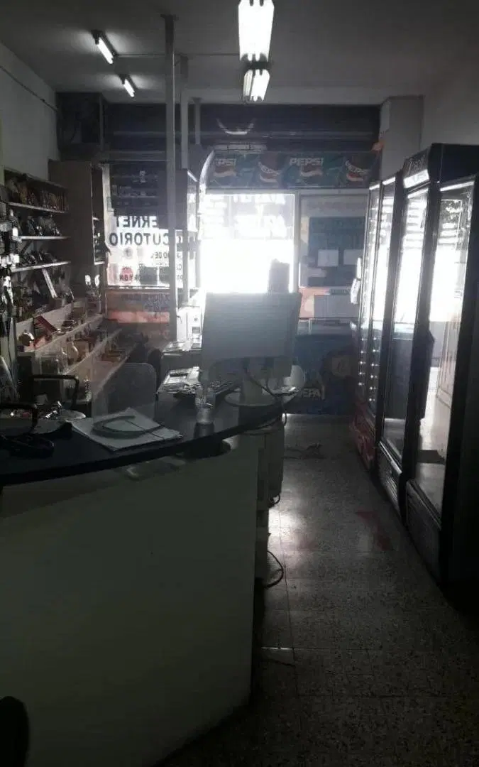 Local en venta - 2 baños - Balvanera 1