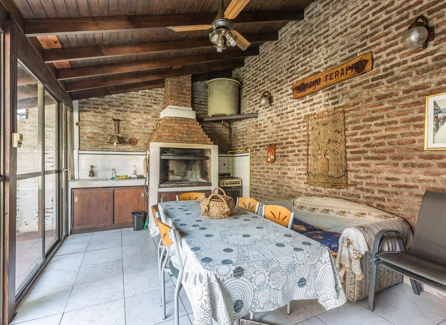 Casa en venta - 3 Dormitorios 2 Baños - Cochera - 280Mts2 - Ituzaingó 3
