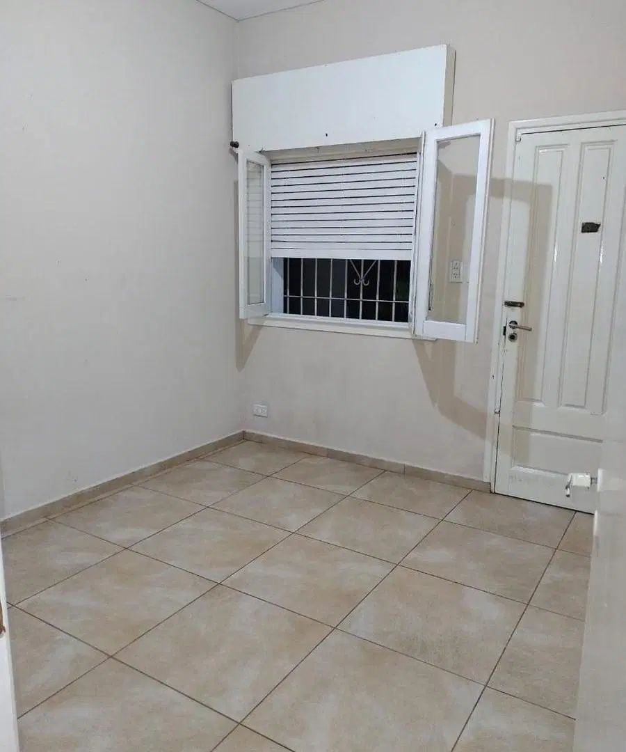 Casas en venta - 8 dormitorios 3 baños - 260mts2 - Adrogue 4