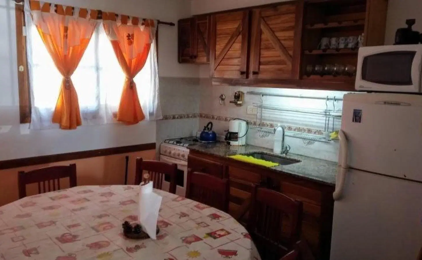 Casa en venta - 3 dormitorios 1 baños - 70mts2 - La Lucila Del Mar 2