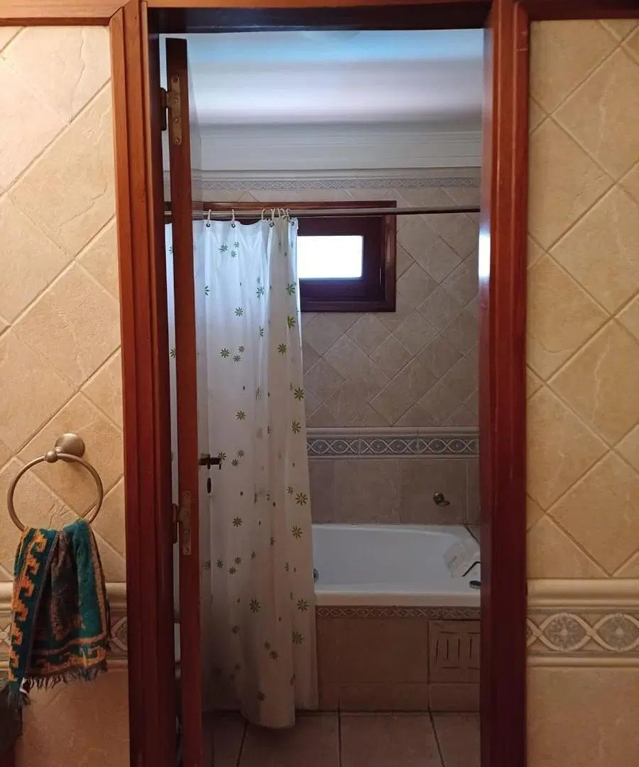 Casa en venta - 4 Dormitorios 4 Baños - 546mts2 - Quilmes 8