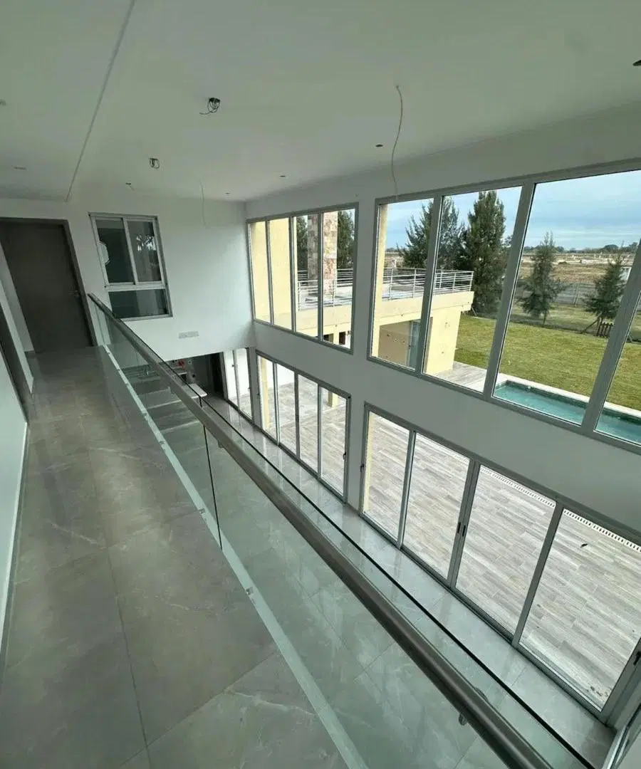 Casa en venta - 4 Dormitorios 5 Baños - Canning 5