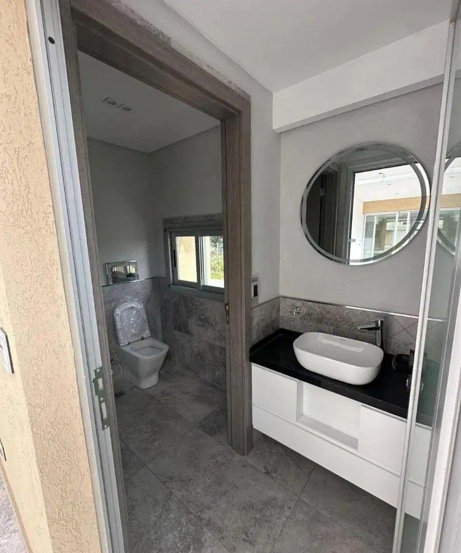 Casa en venta - 4 Dormitorios 5 Baños - Canning 1