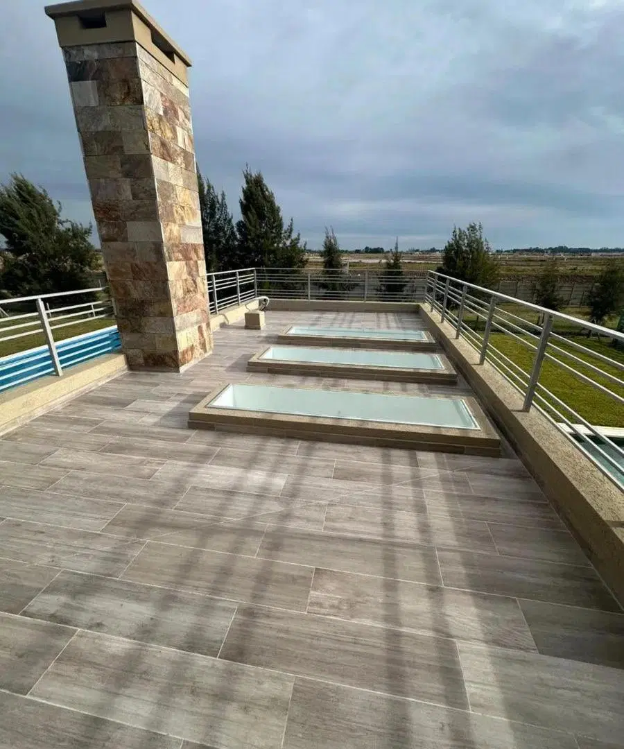 Casa en venta - 4 Dormitorios 5 Baños - Canning 3