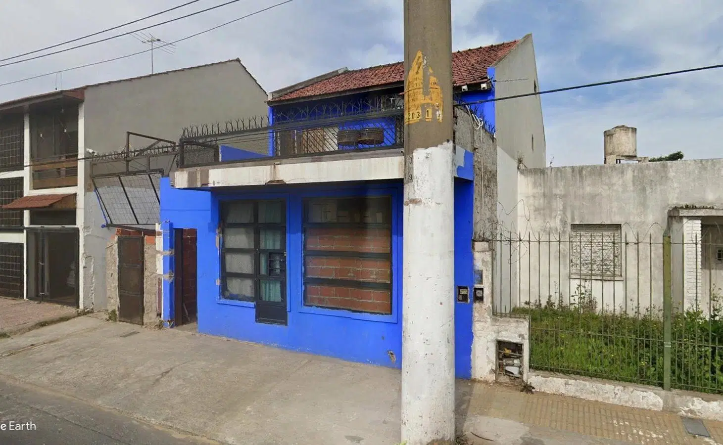 Casa en venta - 3 Dormitorios 2 Baños - 370mts2 - Quilmes 4