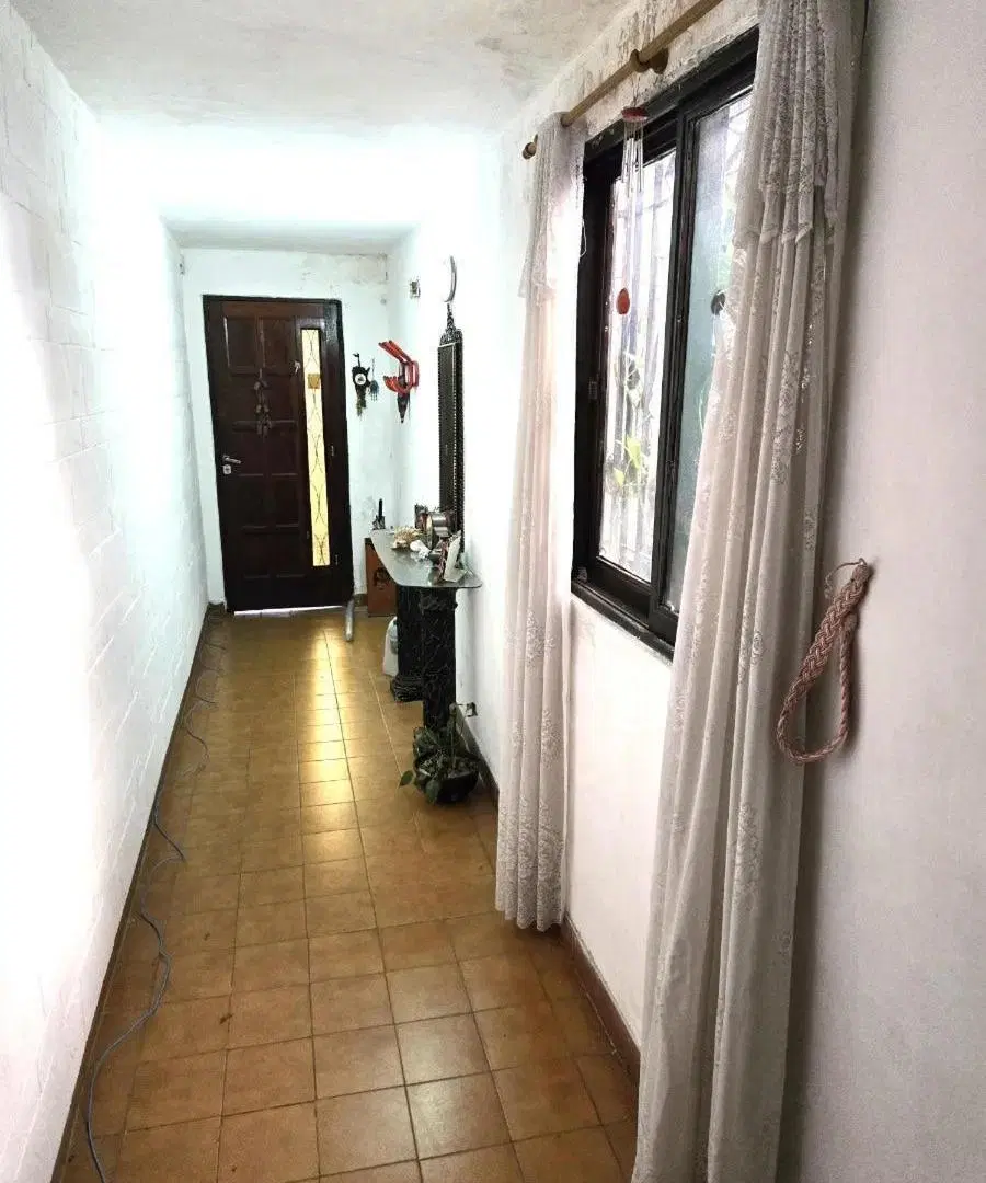 PH en venta - 4 Dormitorios 2 Baños - Flores 2