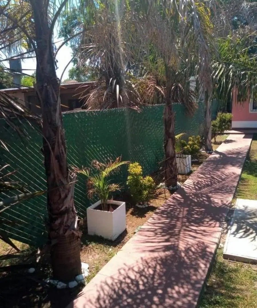 Casa en venta - 2 Dormitorios 1 Baño - Cochera - 120Mts2 - Carmen de Areco 3