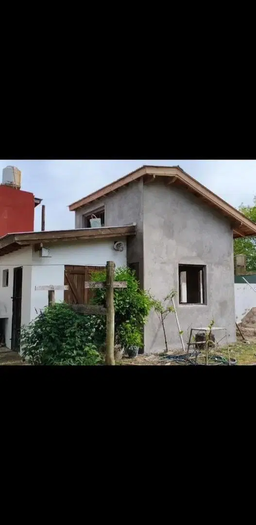 Casa en venta - 4 Dormitorios 2 Baños - Las Toninas 4