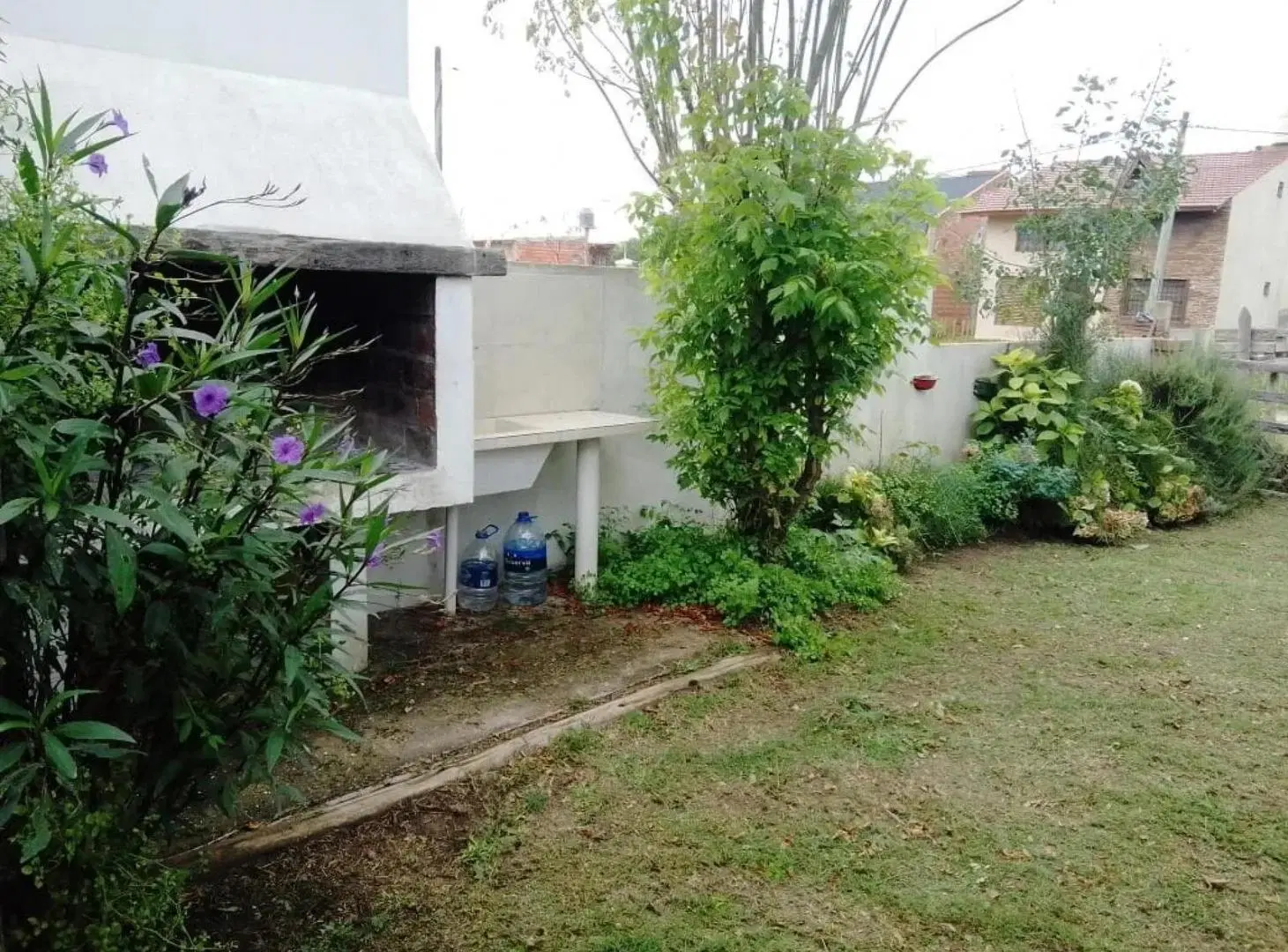 Casa en venta - 4 Dormitorios 2 Baños - Las Toninas 5