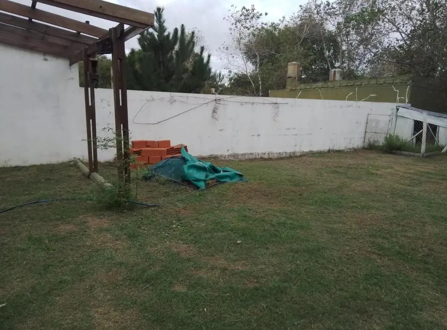 Casa en venta - 4 Dormitorios 2 Baños - Las Toninas 2