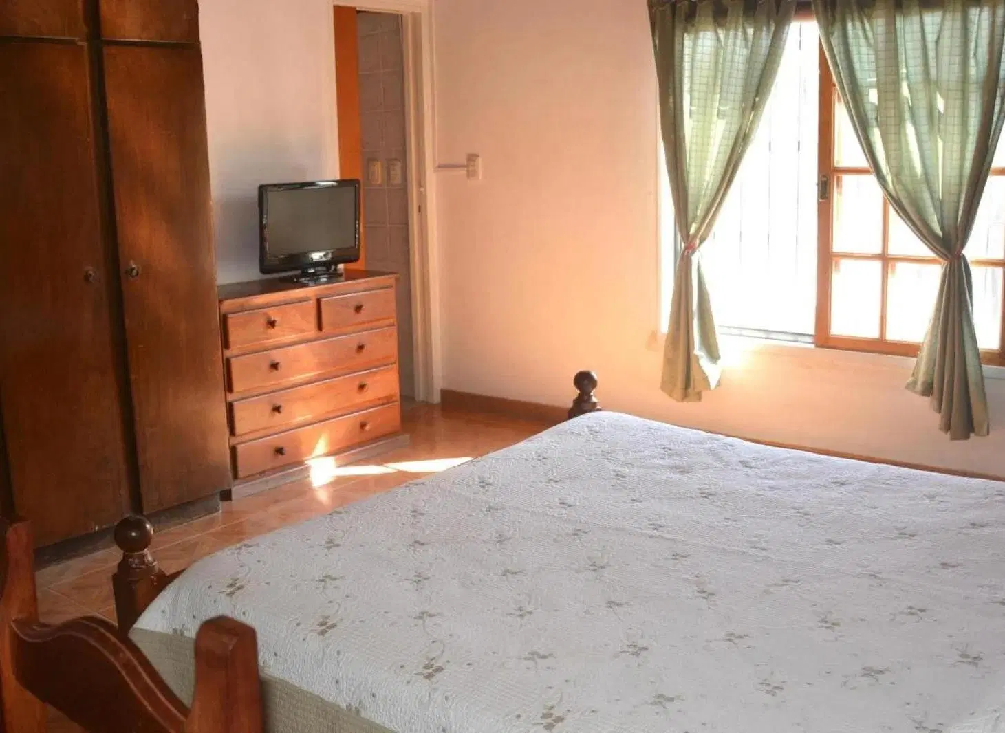 Casa en venta - 2 Dormitorios 3 Baños - Pilar 3