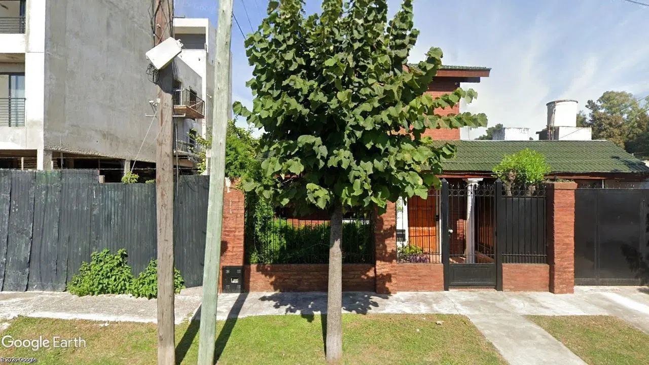 Casa en venta - 2 Dormitorios 3 Baños - Pilar 4