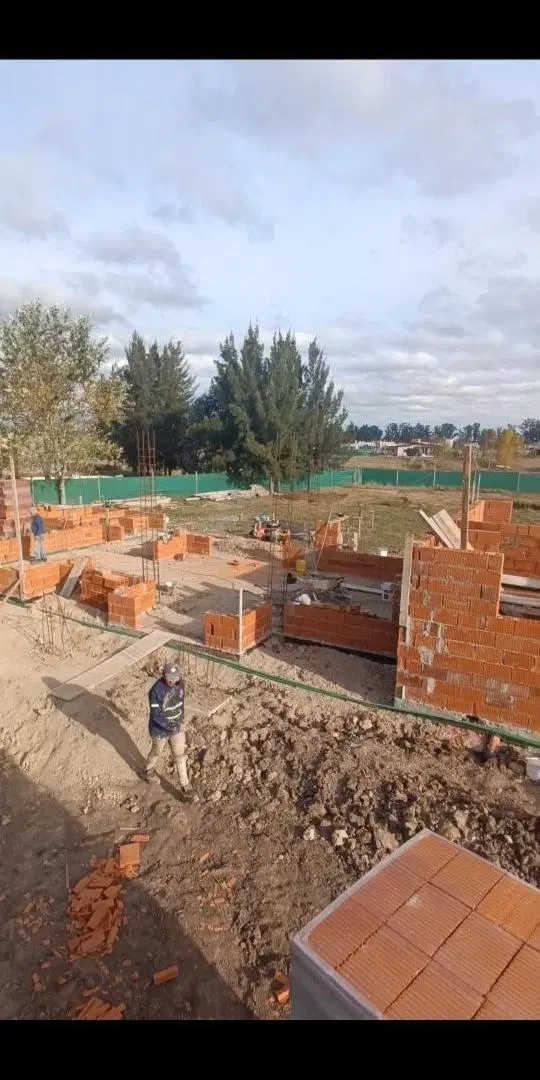 Casa a terminar en venta - 3 Dormitorios 3 Baños - 2.000Mts2 - Comarcas de Luján 3