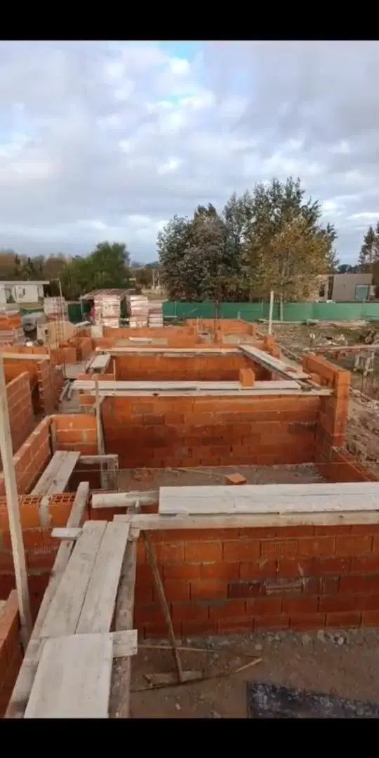 Casa a terminar en venta - 3 Dormitorios 3 Baños - 2.000Mts2 - Comarcas de Luján 2