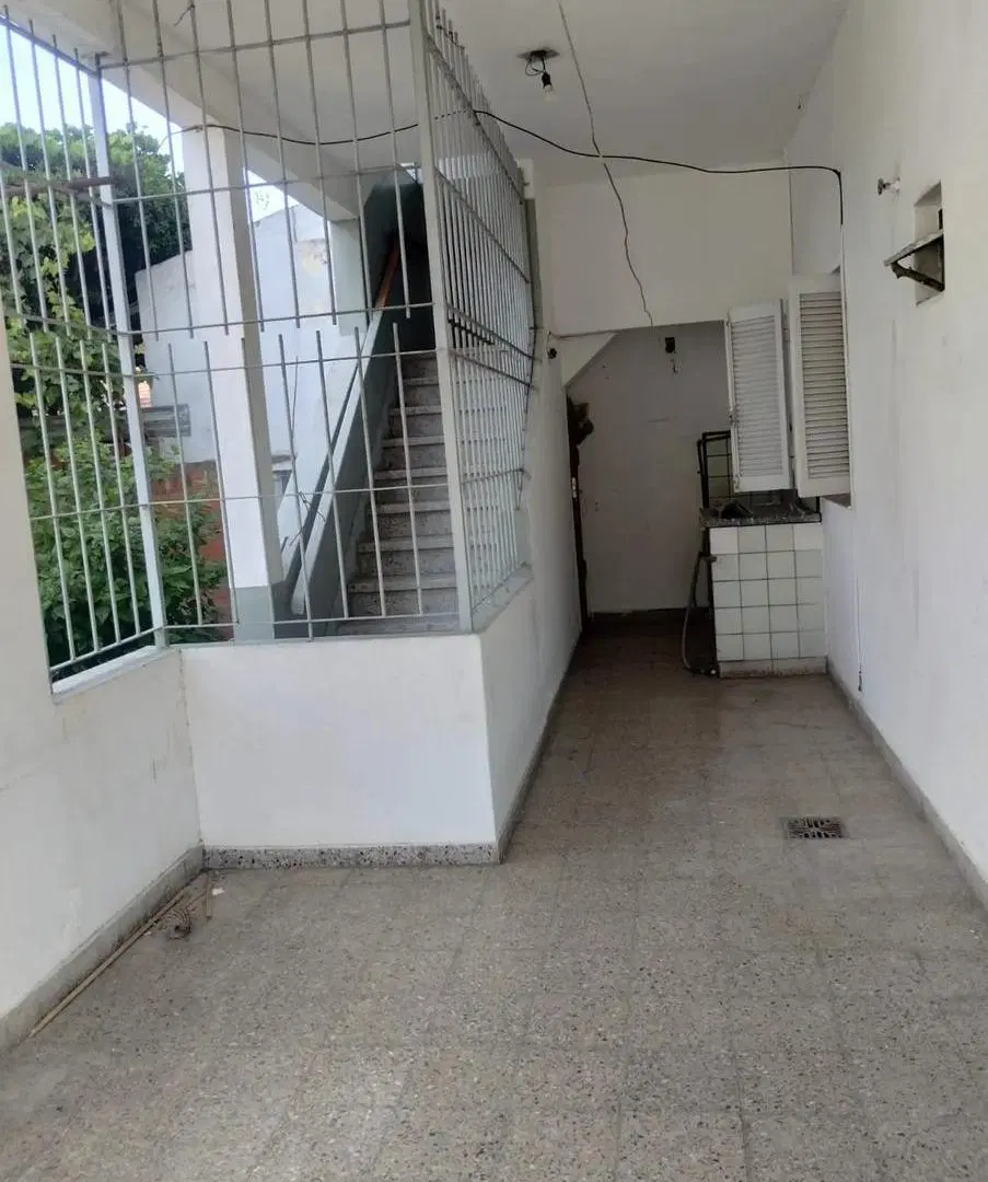 Casa en venta - 2 Dormitorios 1 Baño - 360Mts2 - Quilmes 5