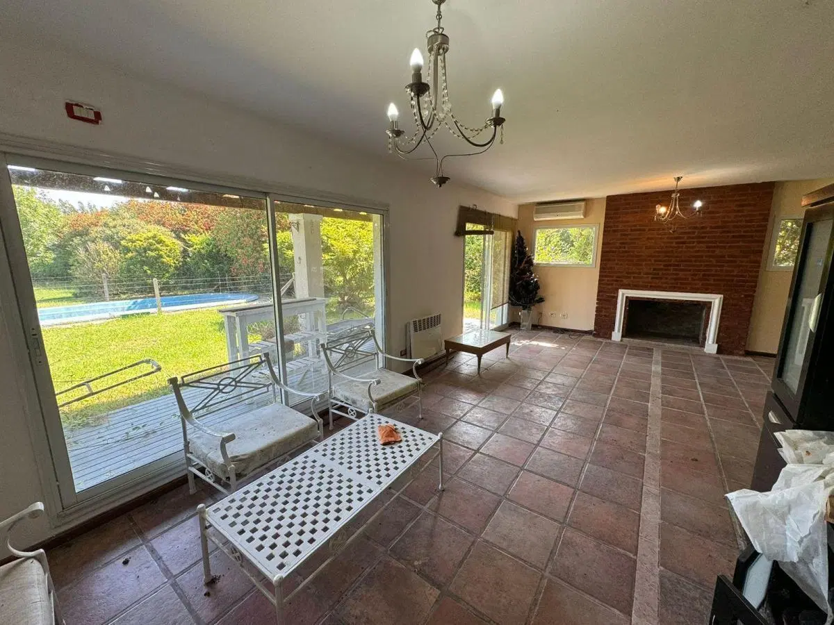 Casa en venta - 3 Dormitorios 2 Baños - 1000Mts2 - Haras Del Sur I 8