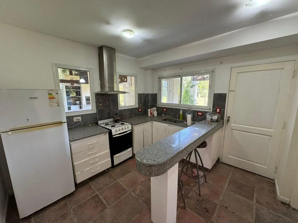 Casa en venta - 3 Dormitorios 2 Baños - 1000Mts2 - Haras Del Sur I 2