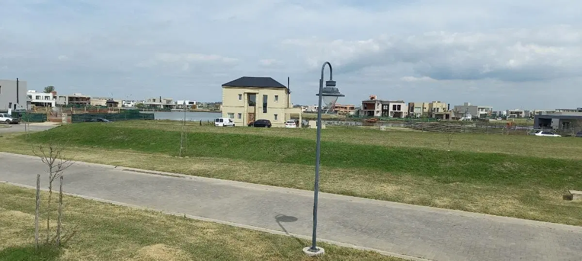 Terreno en venta - 923mts2 - Villalobos, Pueblos del Plata, Hudson 5