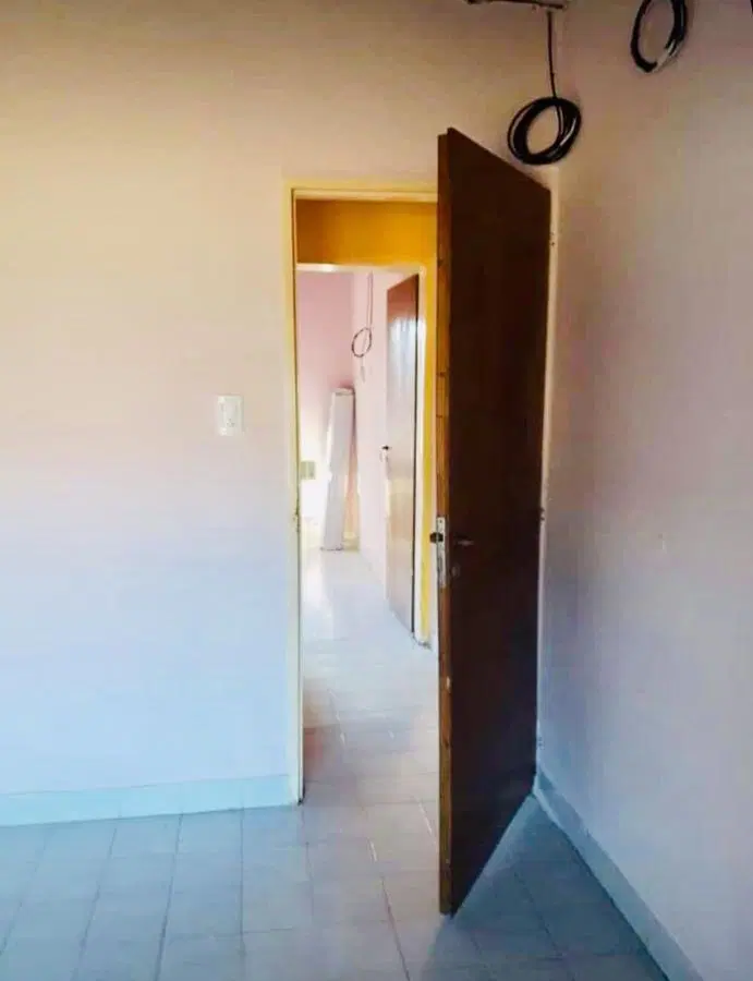 Casa en venta - 2 Dormitorios 1 Baño - 138mts2 - Chivilcoy 4