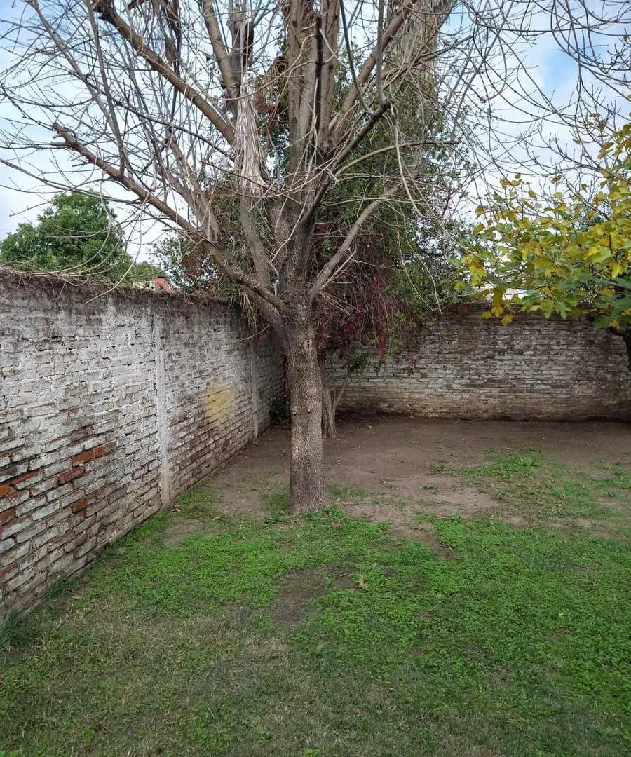 Casa en venta - 3 Dormitorios 1 Baño - Cocheras - 263Mts2 - Alcorta, Moreno 2