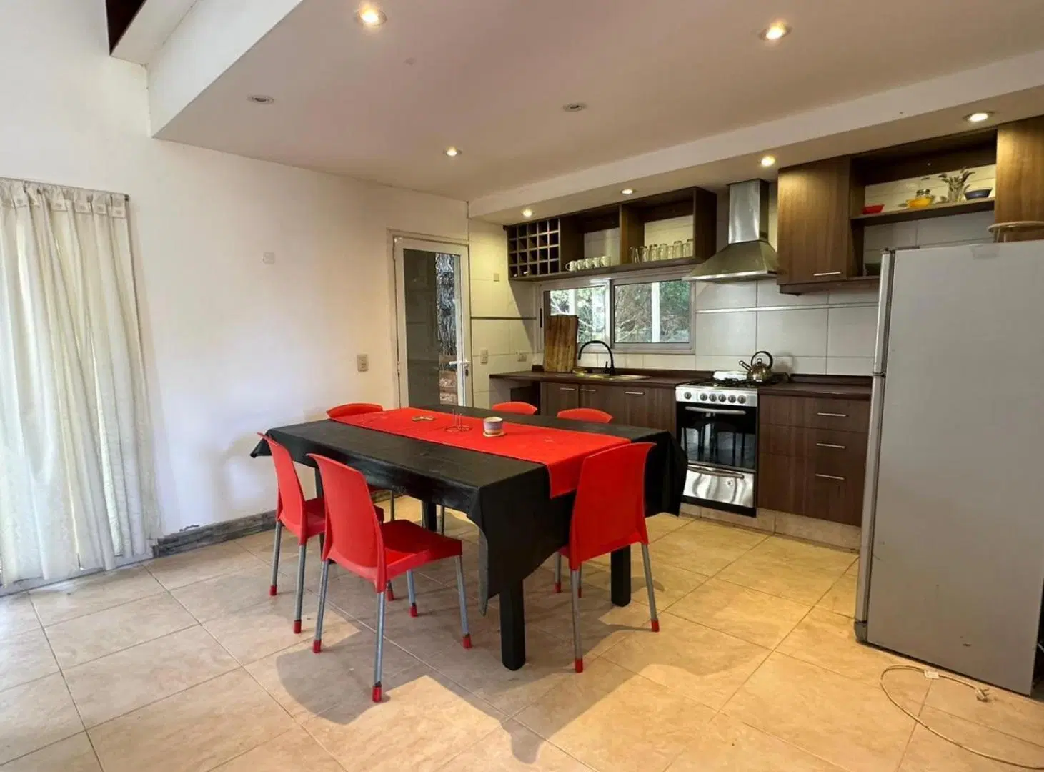 Casa en venta - 2 Dormitorios 2 Baños - Pinamar 8