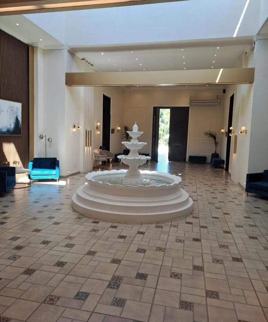 Edificio Comercial en venta - 12 Dormitorios 13 Baños - Cañuelas 2