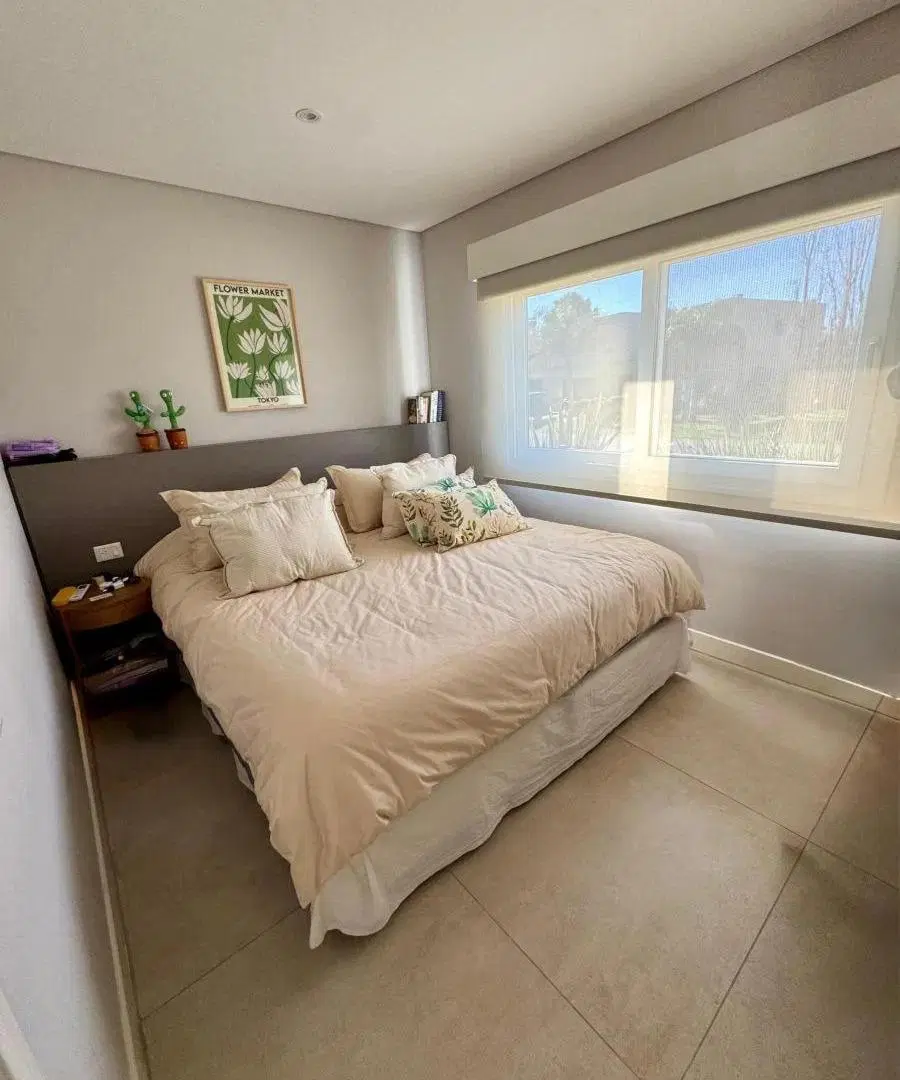 Casa en venta - 4 Dormitorios 4 Baños - Pilar 3