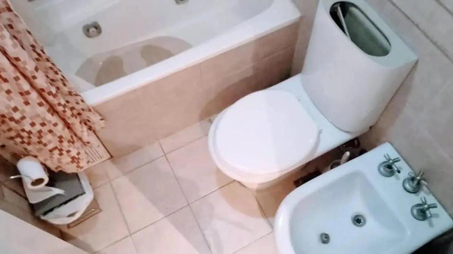Casa en venta - 3 Dormitorios 4 Baños - Ituzaingó 2
