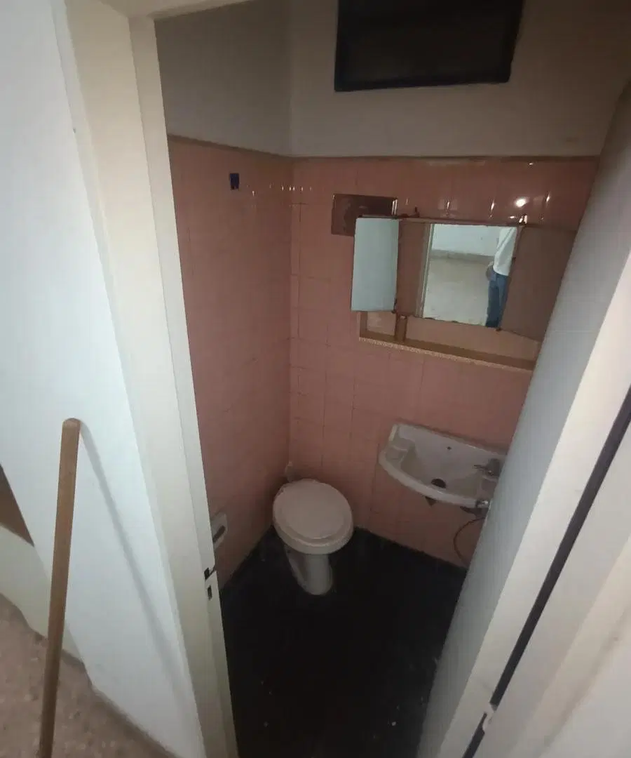 Edificio Comercial en Alquiler - Monoambiente 3 Baños - 500mts - Vicente López 4