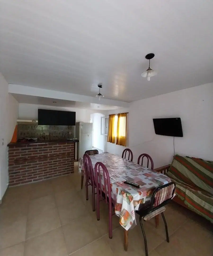 Casa en venta - 4 Dormitorios 2 Baños - Cocheras - 500Mts2 - Mar de Ajó 5