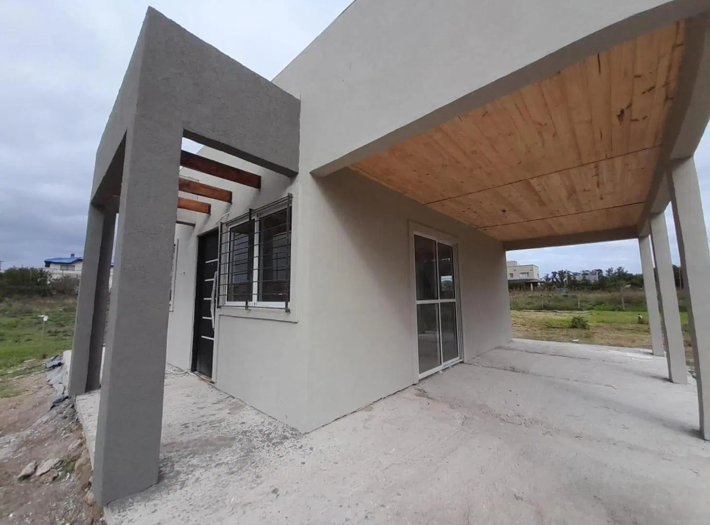 Casa en venta - 2 Dormitorios 1 Baño - 200Mts2 - Necochea 5
