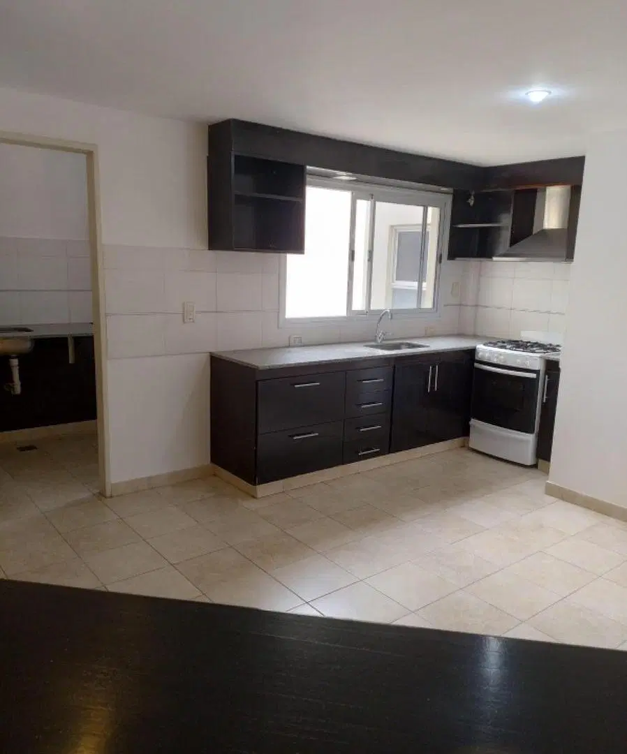 Departamento en venta - 2 Dormitorios 2 Baños - Cochera - 100Mts2 - Morón 1