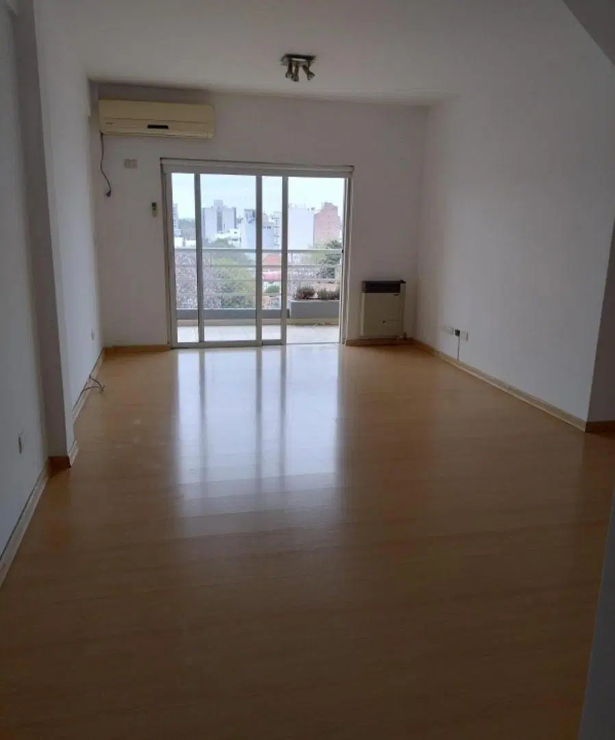Departamento en venta - 2 Dormitorios 2 Baños - Cochera - 100Mts2 - Morón 4