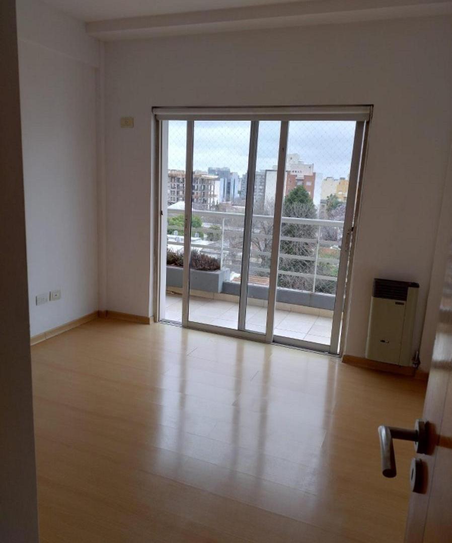 Departamento en venta - 2 Dormitorios 2 Baños - Cochera - 100Mts2 - Morón