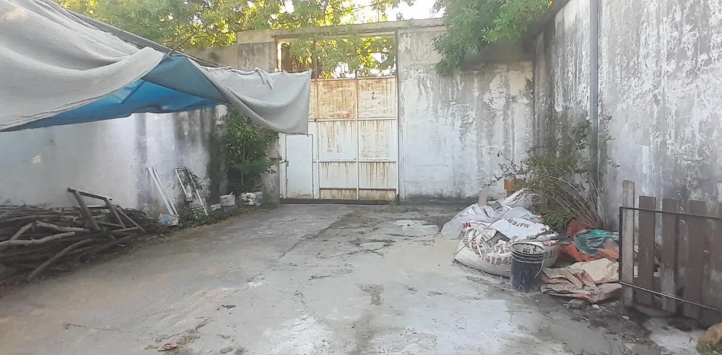 Locales en venta - 5 Baños - Cocheras - 297Mts2 - Los Hornos 5
