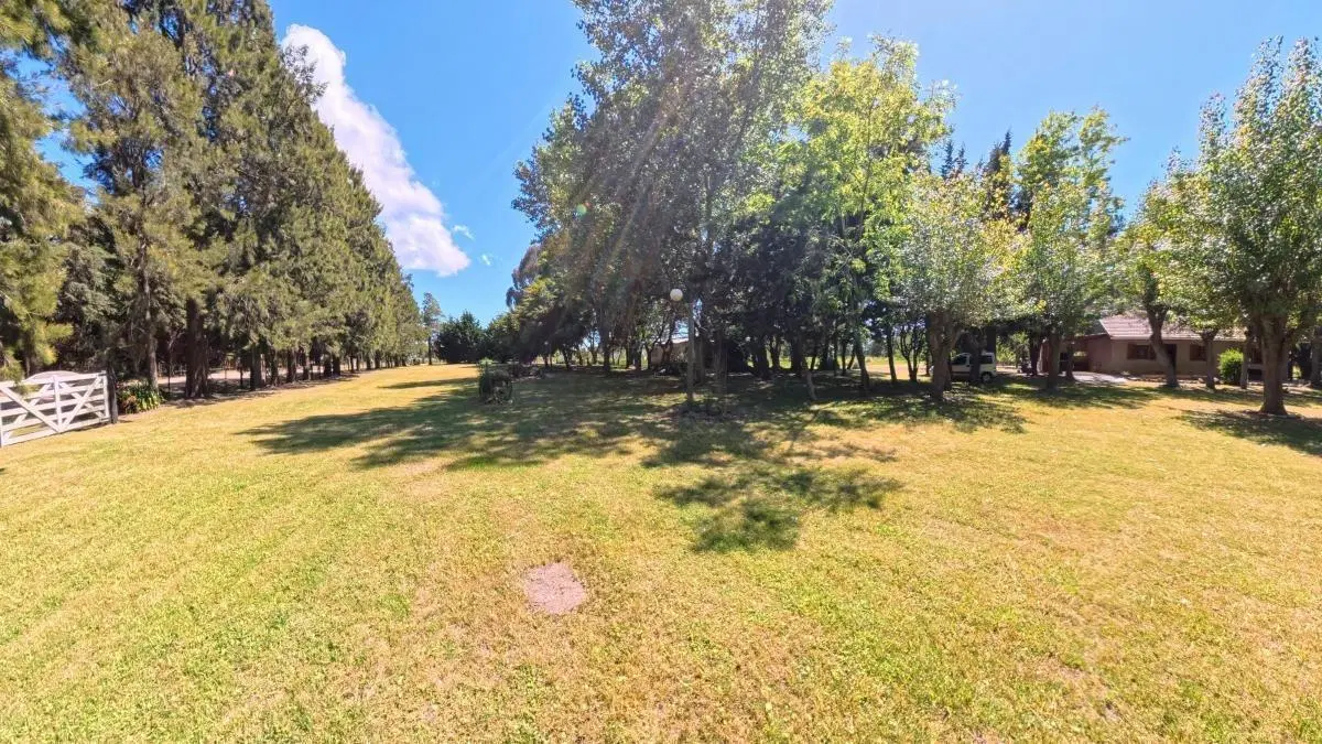 Casa en venta - 3 Dormitorios 2 Baños - 16510mts2 - General Lavalle 3