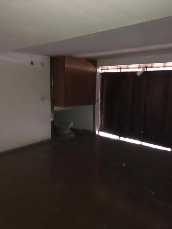 Casa en venta - 5 dormitorios 4 baños 2 cochera - 220 mts 2 totales - La Plata 3