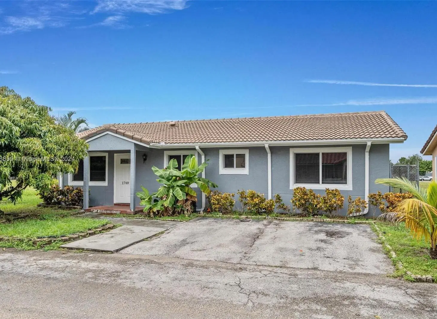 Casa en venta - 3 Dormitorios 2 Baños - Cocheras - 275Mts2 - Lauderhill 4