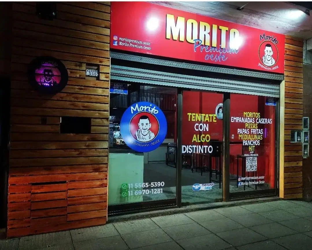 Locales en venta - salon, parque, baño - 370 mts2 - Moreno 5