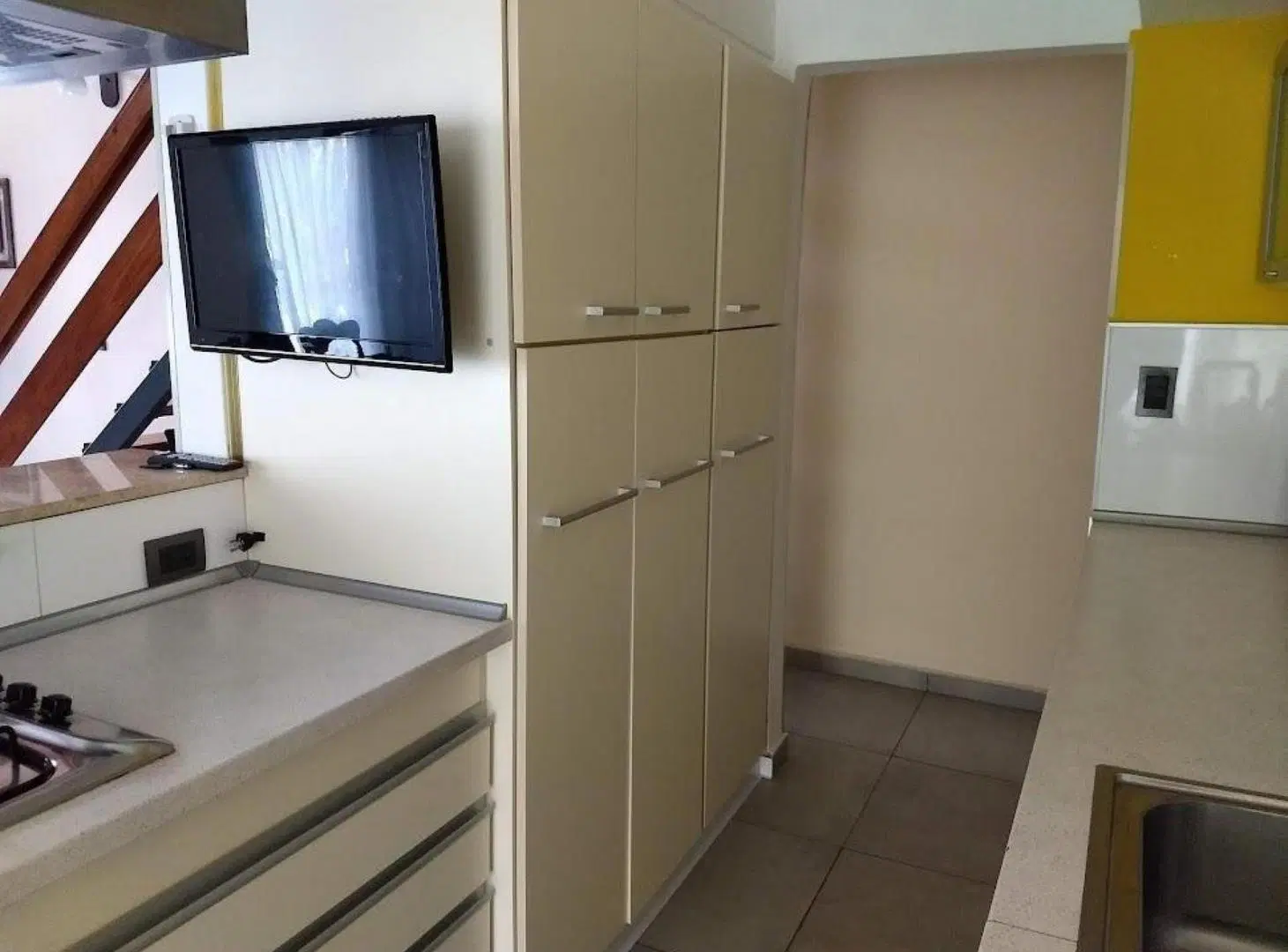 Casa venta 4 dormitorios 2 baños 1 cochera 1 patio 230 mts2 totales - Santa Teresita 5