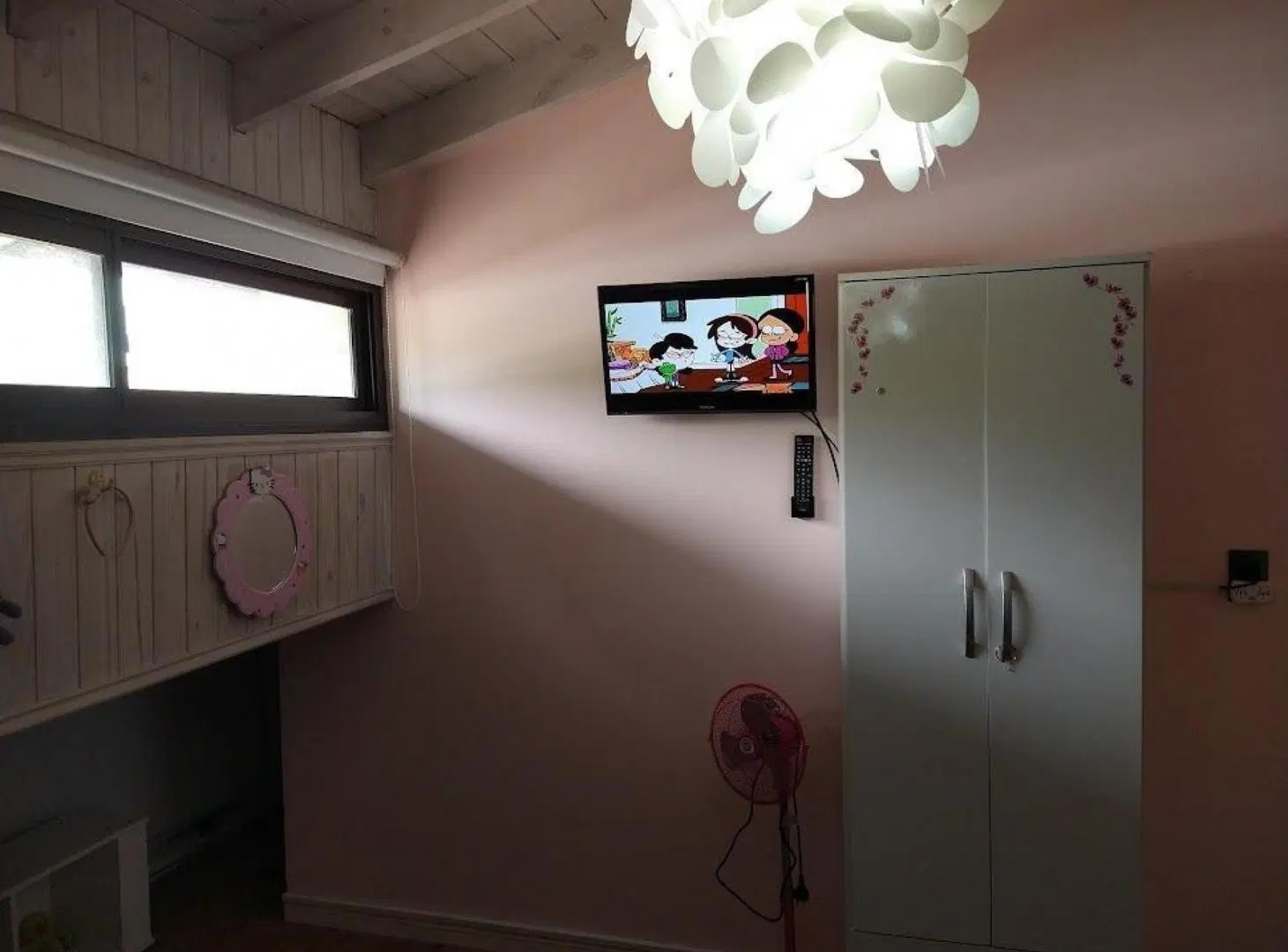 Casa venta 4 dormitorios 2 baños 1 cochera 1 patio 230 mts2 totales - Santa Teresita 4